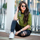 AroobaKhan_127